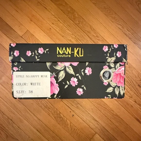 White High-Top Platform w/ Metal Jewel accents-Sneakers. New in Box - Picture 8 of 10